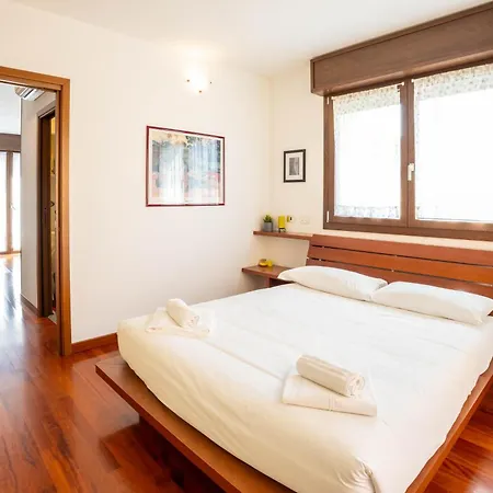 Apartament Getthekey Massarenti *